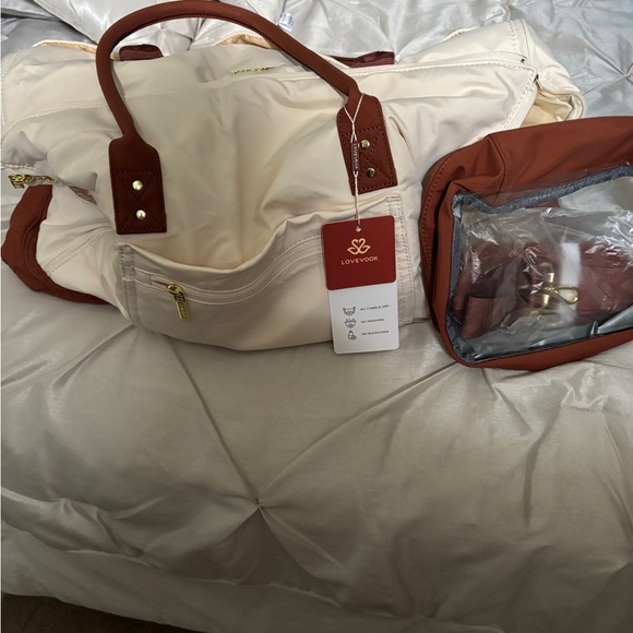 Lovevook Handbags - NWT ,Cream and Brown Women’s Tote Bag